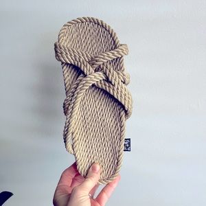 Womens size 8 nomadic state of mind - slip on with vibram sole.